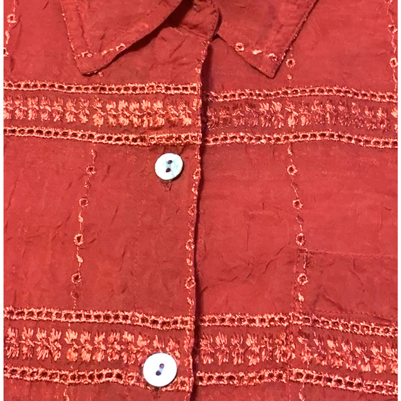 Vintage Chico’s Design Red Embroidered Eyelet Blouse Size S-M Button Up Top 90s - Picture 4 of 8